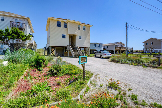 3800 Island Dr in North Topsail Beach, NC - Building Photo - Building Photo