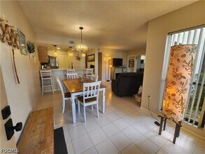 1064 Villa Dr in La Belle, FL - Foto de edificio - Building Photo