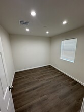 2530 Piedmont Ave, Unit B in Montrose, CA - Building Photo - Building Photo