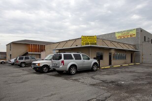 Kennedy Motel in Chicago, IL - Building Photo