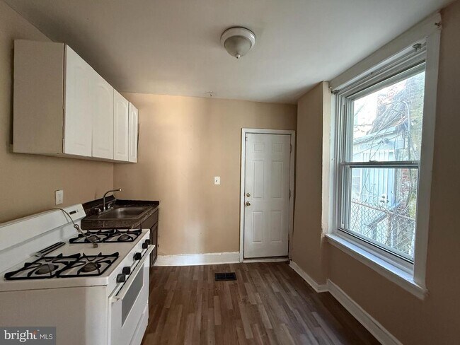 2411 W Indiana Ave in Philadelphia, PA - Building Photo - Building Photo