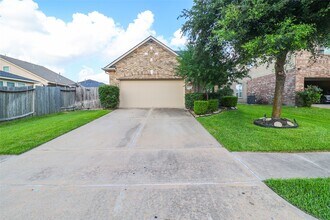 7438 Tonsley Springs Dr in Cypress, TX - Foto de edificio - Building Photo