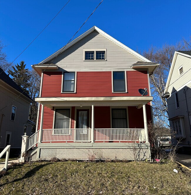827 Baldwin St SE Rentals in Grand Rapids, MI