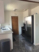 4111 Wade St, Unit Apt D in Los Angeles, CA - Foto de edificio - Building Photo