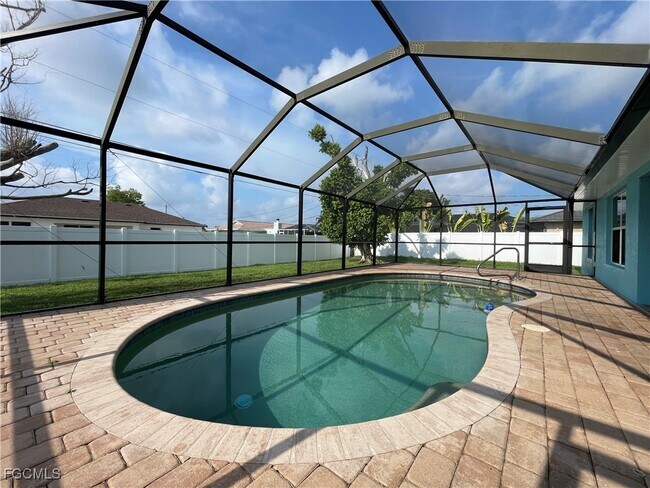 630 SW 28th Terrace in Cape Coral, FL - Building Photo - Building Photo