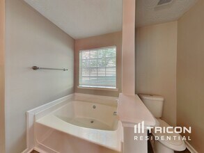 5545 Amber Cove Way in Flowery Branch, GA - Building Photo - Building Photo