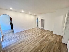 3608 Keystone Av, Unit 12 11 in Los Angeles, CA - Building Photo - Building Photo