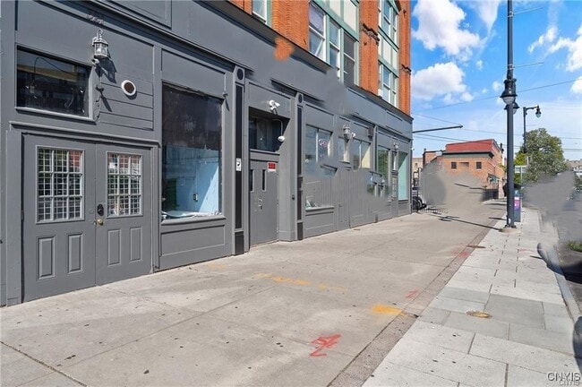319 N Salina St in Syracuse, NY - Building Photo - Building Photo