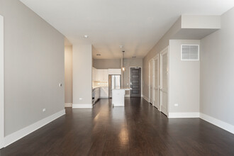 HIGHPOINT Lincoln Park on Clark in Chicago, IL - Building Photo - Interior Photo