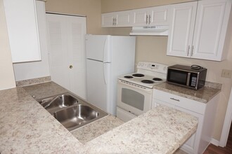 1061 S Hiawassee Rd in Orlando, FL - Building Photo - Building Photo