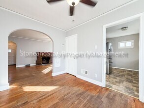 1047 NE Forest Ave in Topeka, KS - Building Photo - Building Photo