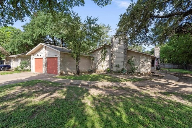 11908 Broad Oaks Dr in Austin, TX - Foto de edificio - Building Photo