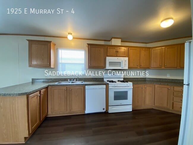 1925 E Murray St in Rawlins, WY - Building Photo - Building Photo