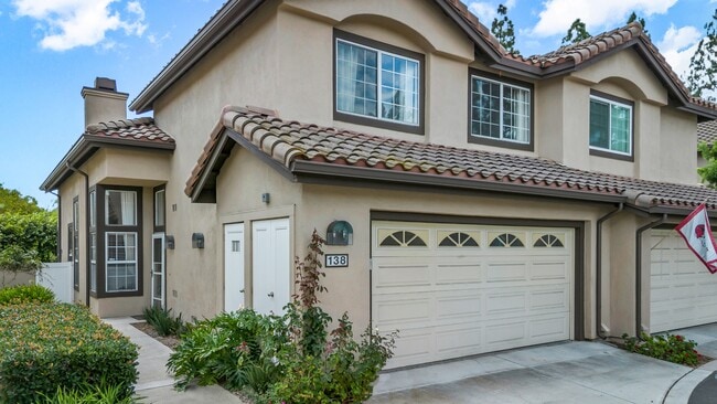 138 Mayfair in Aliso Viejo, CA - Foto de edificio - Building Photo