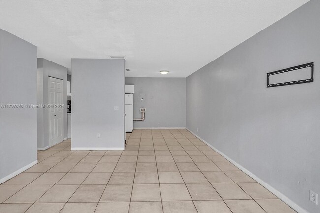 5316 NW 24th Ct in Lauderhill, FL - Building Photo - Building Photo