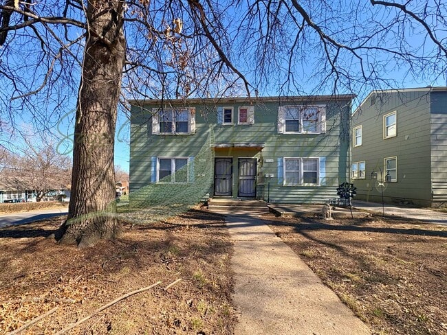 property at 1231 N Cottage Ave