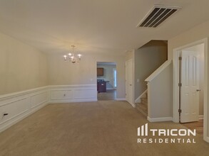 2425 Reid Oaks Dr in Charlotte, NC - Building Photo - Building Photo