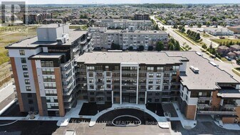 70 Dean Ave in Barrie, ON - Building Photo