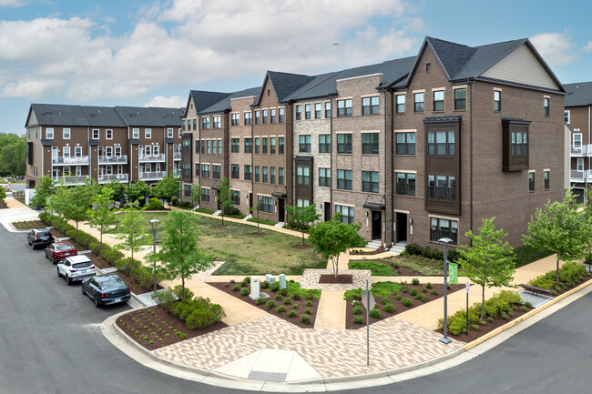 Kincora Condos in Sterling, VA - Building Photo - Building Photo