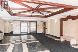 495 Hwy 8 in Hamilton, ON - Building Photo - Building Photo