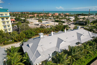 136 Ocean Breeze Dr in Juno Beach, FL - Foto de edificio - Building Photo