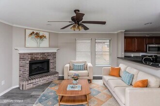 2513 Buffalo Run, Unit 039 in Burleson, TX - Foto de edificio - Building Photo