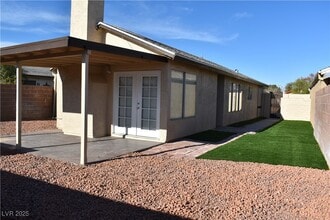 7309 Topeka Dr in Las Vegas, NV - Building Photo - Building Photo