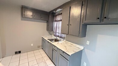 12007 Lakepointe St in Detroit, MI - Building Photo - Building Photo