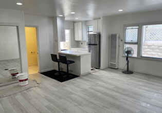 1109 E 1st St in Long Beach, CA - Building Photo - Building Photo