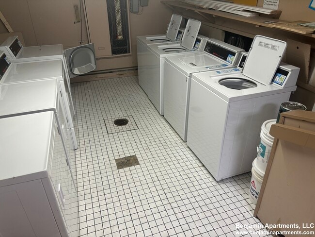 245 Main St, Unit 31 in Watertown, MA - Foto de edificio - Building Photo