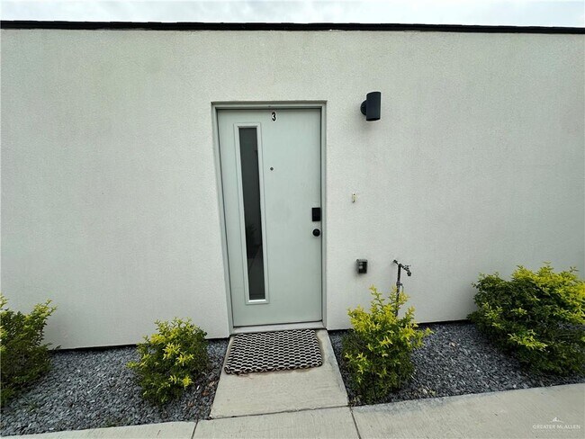 1308 E Iris Ave in McAllen, TX - Building Photo - Building Photo