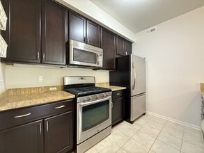 958 W Summerfield Gln Cir in Ann Arbor, MI - Building Photo - Building Photo