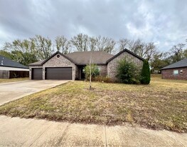 386 E Hayes St in Pea Ridge, AR - Building Photo