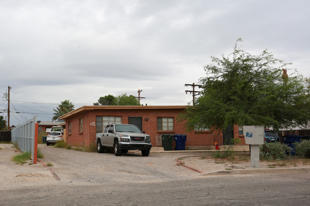 4732 E First St in Tucson, AZ - Foto de edificio