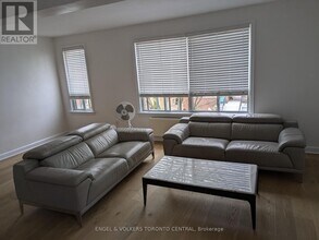 20-20 Norris Crescent in Toronto, ON - Building Photo - Building Photo