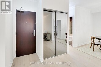 35-735 Balmuto St in Toronto, ON - Building Photo - Building Photo