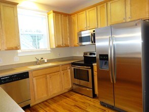 204 Hydrangea St in Summerville, SC - Building Photo - Building Photo