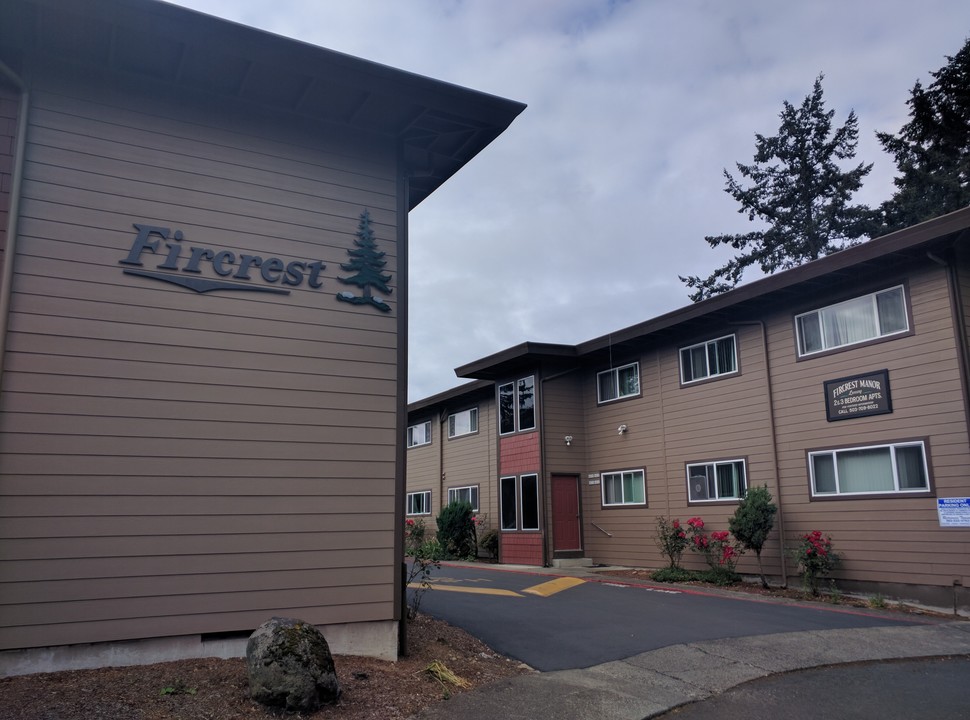 FirCrest Manor Apartments in Portland, OR - Building Photo