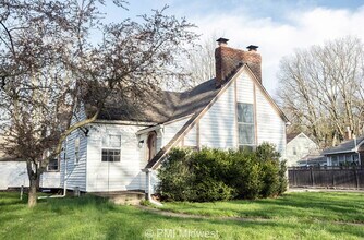 4058 N Illinois St in Indianapolis, IN - Building Photo - Building Photo