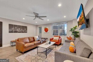 300 Peachtree St NE in Atlanta, GA - Building Photo