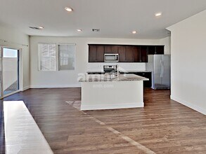 8128 Inhibition Ct in Las Vegas, NV - Building Photo - Building Photo