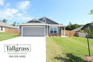 123 E Latimer St in Tulsa, OK - Building Photo