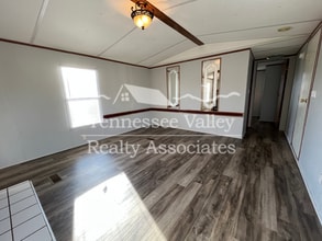 2248 Knoxville Hwy in Wartburg, TN - Building Photo - Building Photo