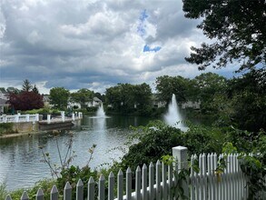 117 Cassa Loop in Holtsville, NY - Building Photo - Building Photo