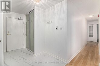 1099 Cadboro Rd in Ottawa, ON - Building Photo - Building Photo