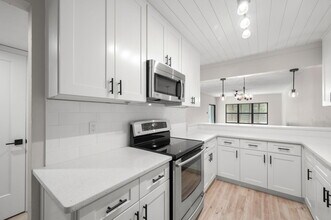 6175 S Mirror Lake Dr in Sebastian, FL - Building Photo - Building Photo