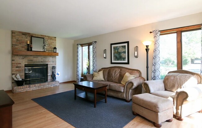 6301 Hartford Dr in Madison, WI - Building Photo - Building Photo