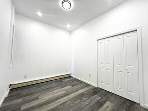 216 Central Ave in Jersey City, NJ - Building Photo - Building Photo
