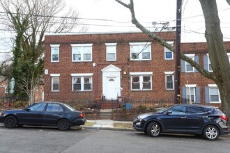 2608 29th St Se in Washington, DC - Building Photo - Building Photo
