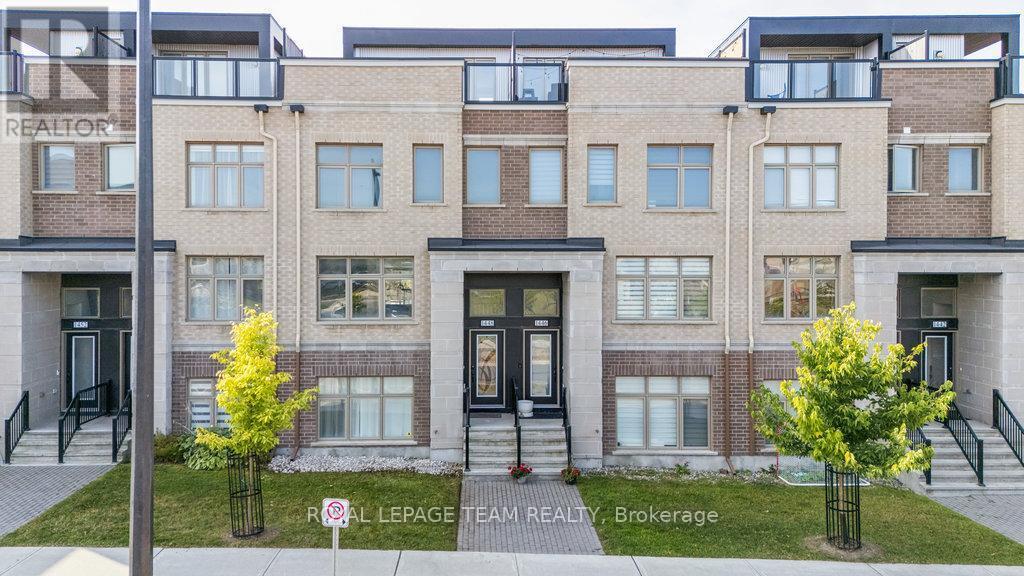 1448 Hemlock Rd in Ottawa, ON - Building Photo